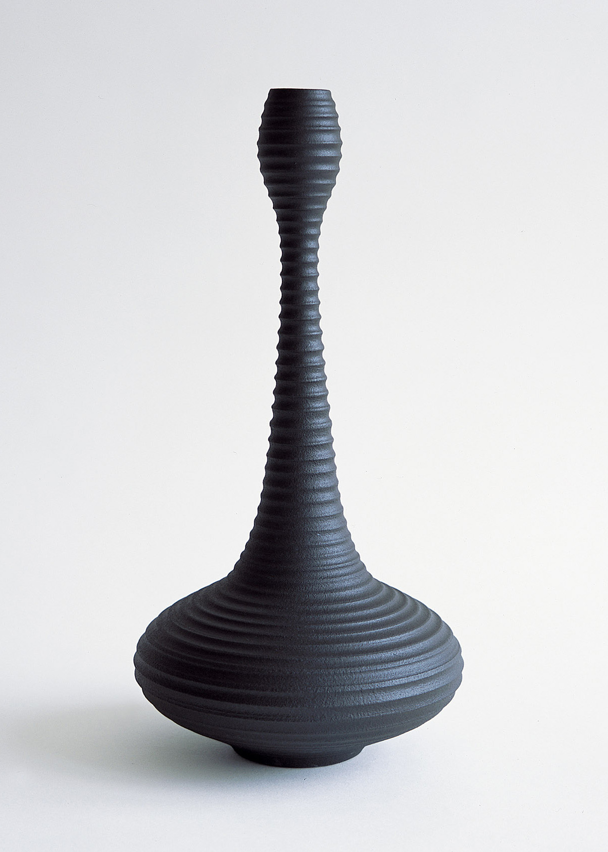2000s_corregated vase 2003